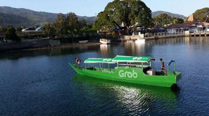 Grab Donasikan Perahu Bagi Guru di NTT