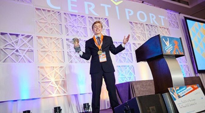 Remaja Ini Juarai Kompetisi Microsoft Office Dunia