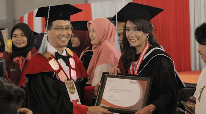 Telkom University Luluskan 1420 Wisudawan