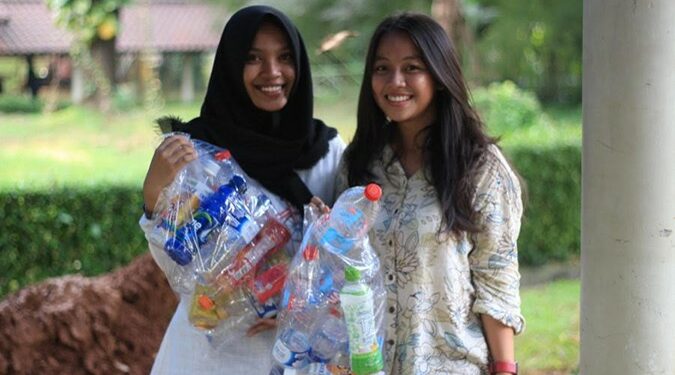 Aksi UI Peduli Hijau: Selamat Tinggal Botol Plastik