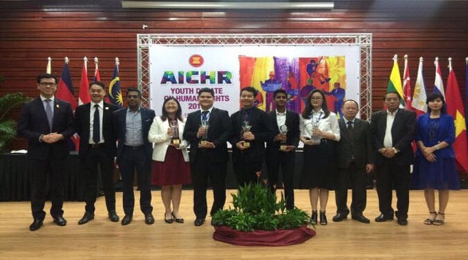 Mahasiswi UI Menang Debat HAM ASEAN