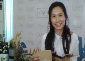 Kartika Puspasari : Meraup Sukses dari Bisnis Merangkai Bunga Kering