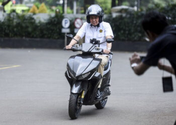 Motor Listrik Gesit Dijajal Sejumlah Menteri