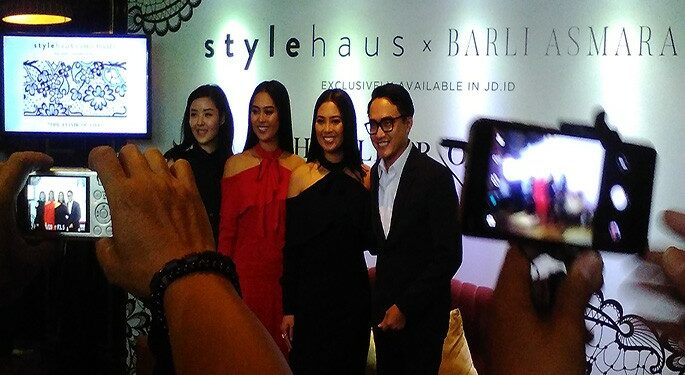 Merek Fashion Eksklusif Barli Asmara Hadir Di e-Commerce Ini