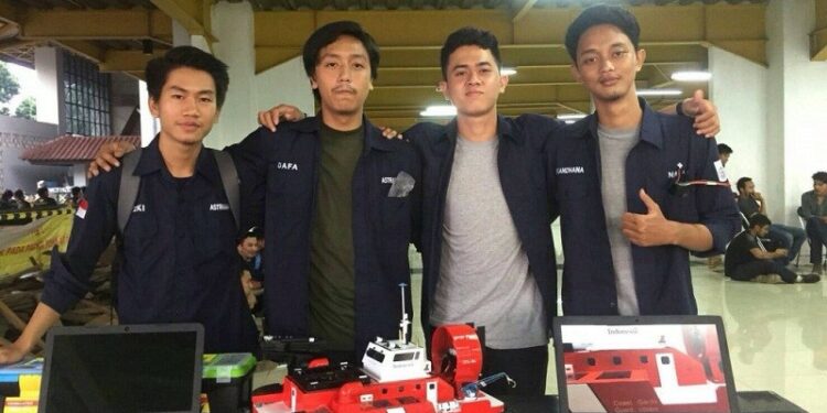 ITS Menangkan Desain Hovercraft Terbaik di MMENE UI