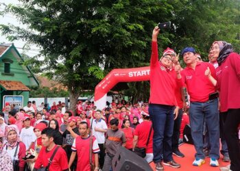 Telkomsel Gelar Jalan Sehat Bernuansa Digital