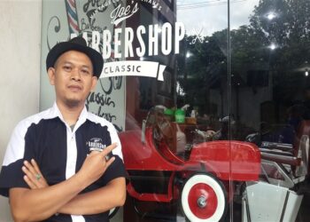 Rahmat Hidayatulloh : Mengadu Peruntungan di Usaha Potong Rambut