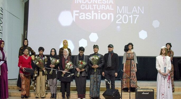 Kain Nusantara Pukau Masyarakat Milan