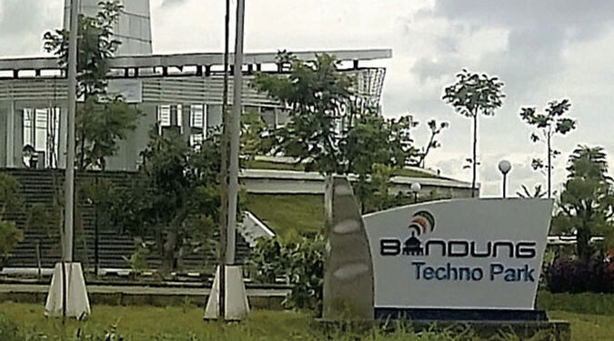 Menteri Perindustrian Resmikan Pusat Inovasi Elektronika & Inovasi Telematika Universitas Telkom