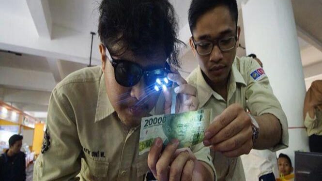 Kasentra, Inovasi Kacamata Sensor Uang Tuna Netra