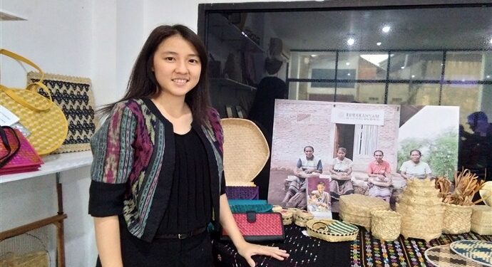 Azalea Ayuningtyas : Berdayakan Kaum Ibu Entaskan Kemiskinan