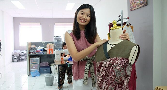 Patricia Andriani Halim : Jadikan Batik Sebagai Busana Kekinian