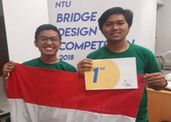 Tim Fakultas Teknik UI Juarai Bridge Design Competition di Singapura.