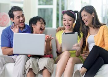 Agar Anak Bebas dari Bahaya Internet