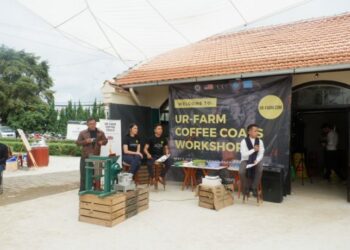 Ur-Farm Ajari Petani Cara Olah Limbah Kulit Kopi Jadi Bio-Briket