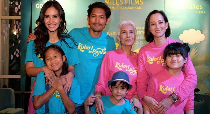 Beli Tiket Film Kulari ke Pantai Pakai DANA Lebih Hemat