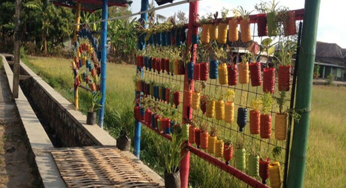 Vertical Garden Solusi Taman di Lahan Sempit
