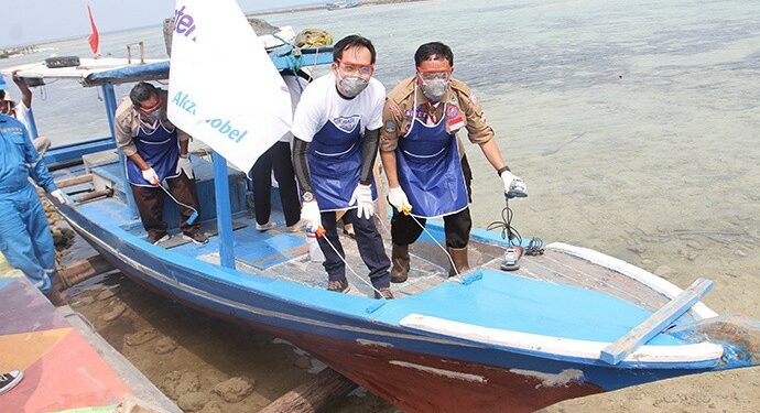 AkzoNobel dan Greenation Foundation Gelar #OperasiTangkapPlastik di Kepulauan Seribu