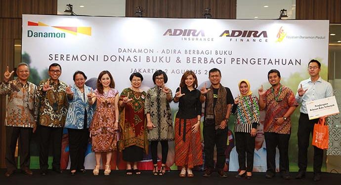 Bank Danamon dan Adira Berbagi Buku di Seluruh Indonesia
