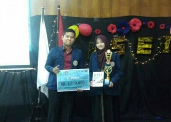 Delegasi UNAIR Juara di Kompetisi Penulisan Sharia Innovation