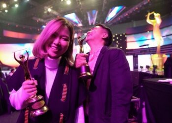 Melalui Single “Money Honey #CountMEin”, Dipha Barus & Monica Karina Raih 2 Penghargaan di AMI 2018