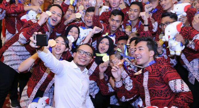 Kemnaker Beri Penghargaan Pada Peraih Medali ASC