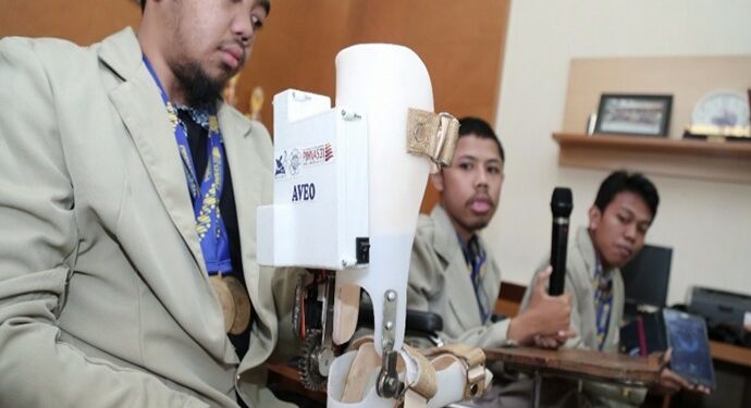 Mahasiwa UGM Ciptakan Aveo, Sepatu Untuk Penderita Kelumpuhan