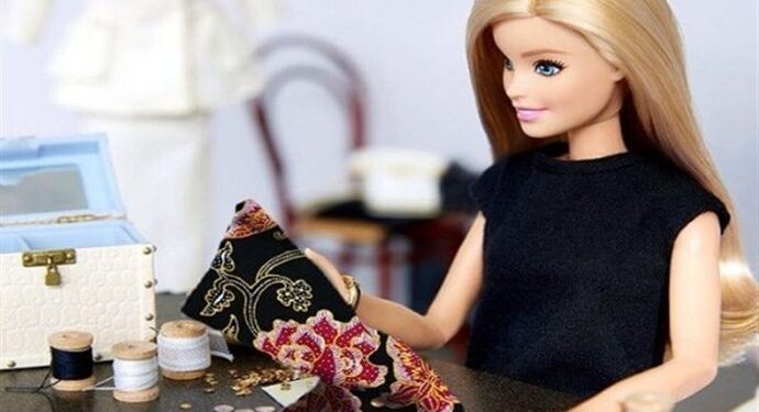 Barbie Kenakan Batik Kirana