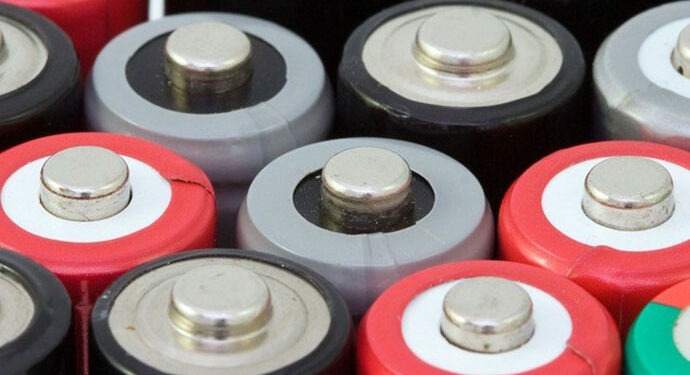 LIPI Kembangkan Komponen Baterai Lithium dari Tempurung Kelapa