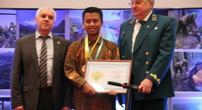 Berkat Daun Mahoni IPB Juara di Moskow