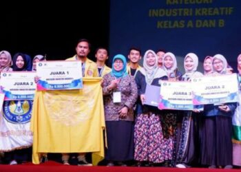 Spextrum, Tas Berpendar Dari FIA UI