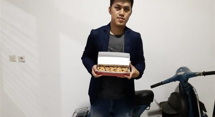 Bomas Adi Permadi : Sukses Modifikasi Brownies Jadi Kelas Premium