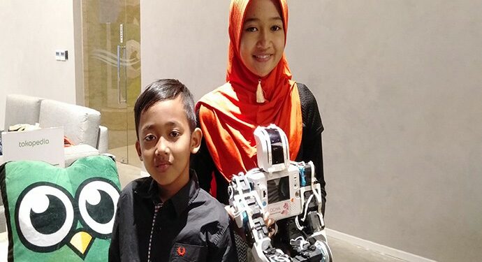 Dari Hobi Jadi Juara Kompetisi Robotik Internasional