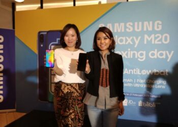 Ponsel Anti Lowbat Bagi Mereka Yang Selalu Terhubung Online