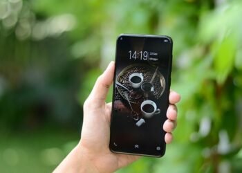 Rangkaian Fitur Smartphone High-End Berpotensi Menjadi Tren Global