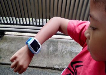 Jam Tangan Ini Dapat Mengetahui Keberadaan Anak Secara Real-Time