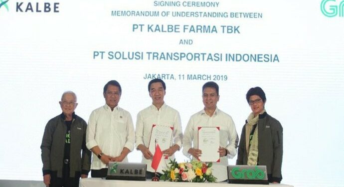 Kembangkan Ekosistem Kesehatan Grab Gandeng Kalbe Farma