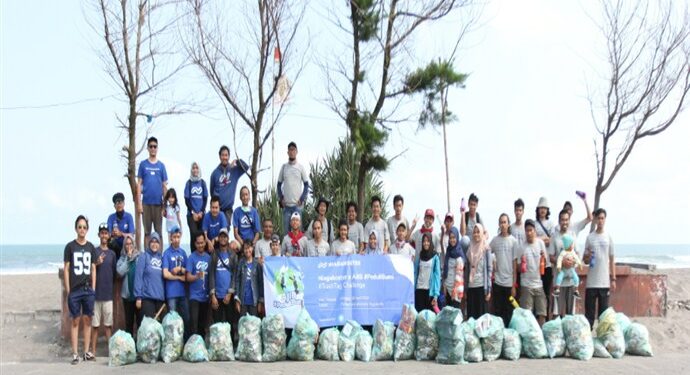 Niagahoster Perkenalkan #TrashTag Challenge di Indonesia