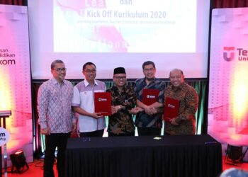 CeLOE: Implementasi E-Learning Oleh Telkom University