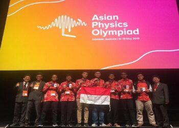 Tim Pelajar Indonesia Raih Medali di Olimpiade Fisika Asia