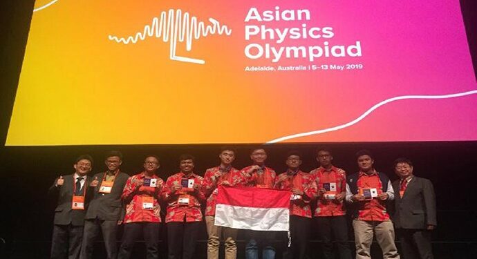 Tim Pelajar Indonesia Raih Medali di Olimpiade Fisika Asia