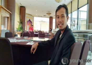 Elang Yudantoro : Dari Guru, Banting Stir dan Sukses Jadi Penjual Sandal