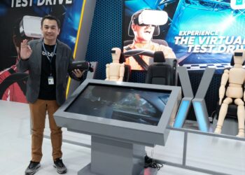 Jajal Mobil Dengan Teknologi Virtual Reality Test Drive
