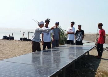 Tim Pengmas UI Bantu Kembangkan Kampung Kincir Angin