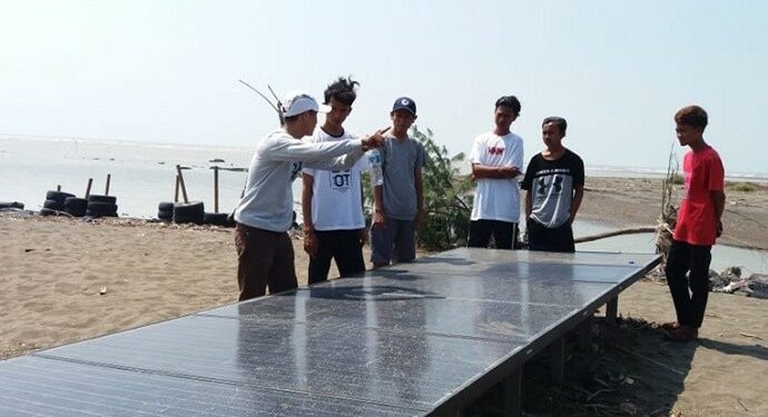 Tim Pengmas UI Bantu Kembangkan Kampung Kincir Angin