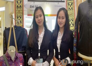 Adelia Putri & Ninengah Akinah : Bangun Bisnis Jaket Serbaguna Dari Bangku SMA