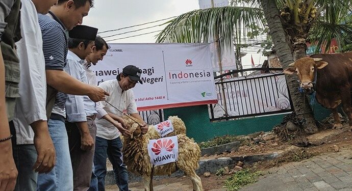 Huawei Indonesia Distribusikan Hewan Kurban di 10 Kota