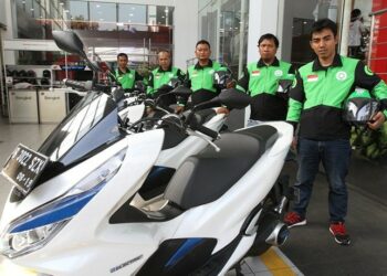 GoRide Uji Coba Penggunaan Motor Listrik di Indonesia
