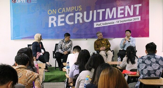 Program On Campus Recruitment Permudah Lulusan UPH Dapat Pekerjaan