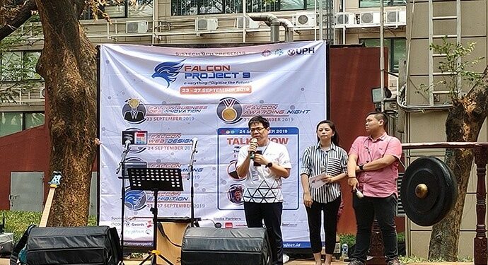 SISTECH UPH Kenalkan Teknologi Digital Masa Depan Kepada Siswa SMA